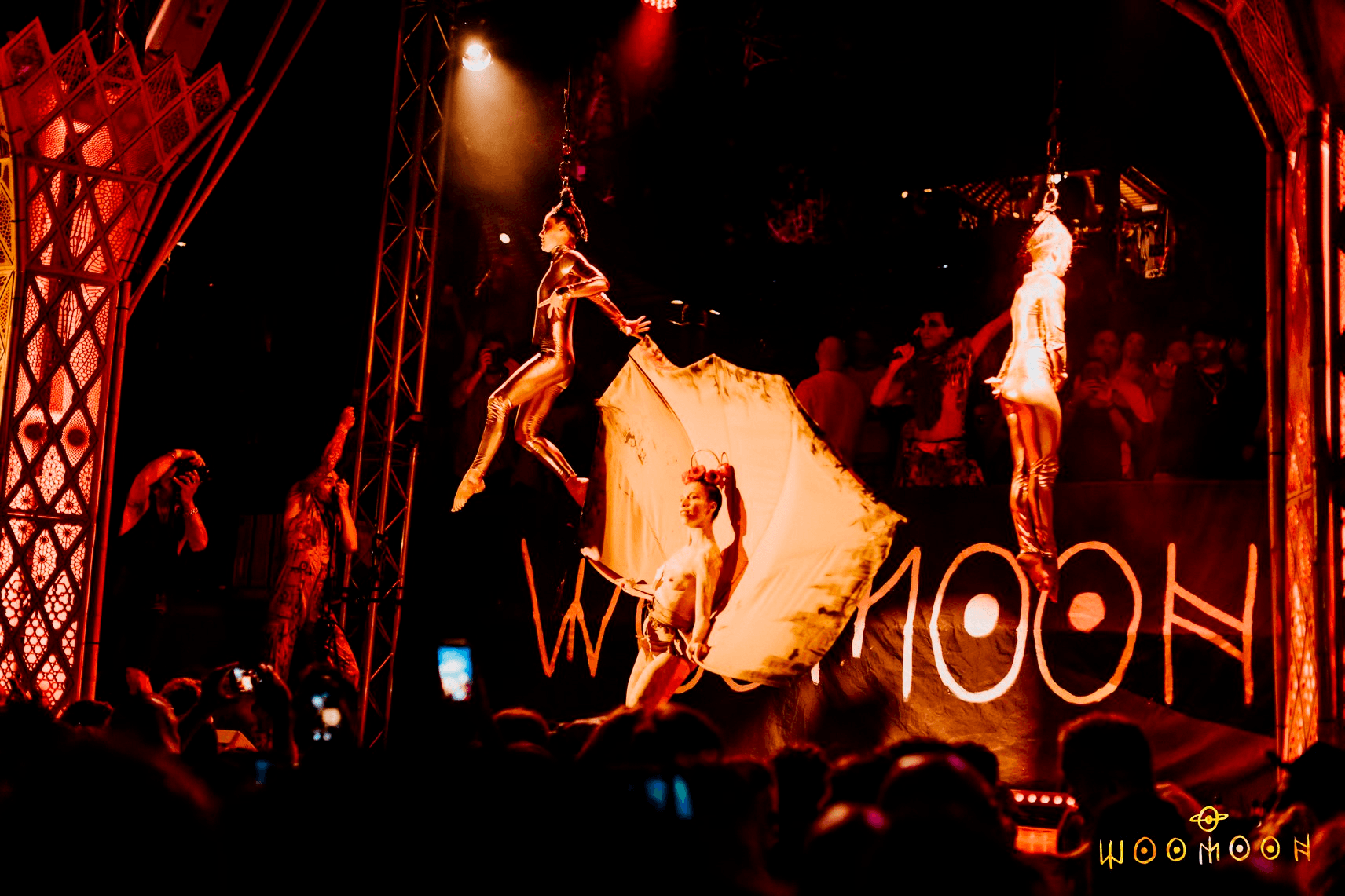 WooMoon at Cova Santa